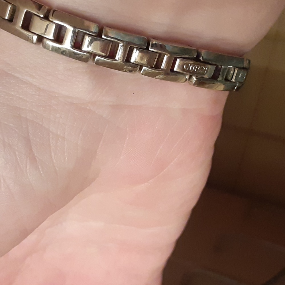 Vintage Guess Watch - Picture 2 of 6